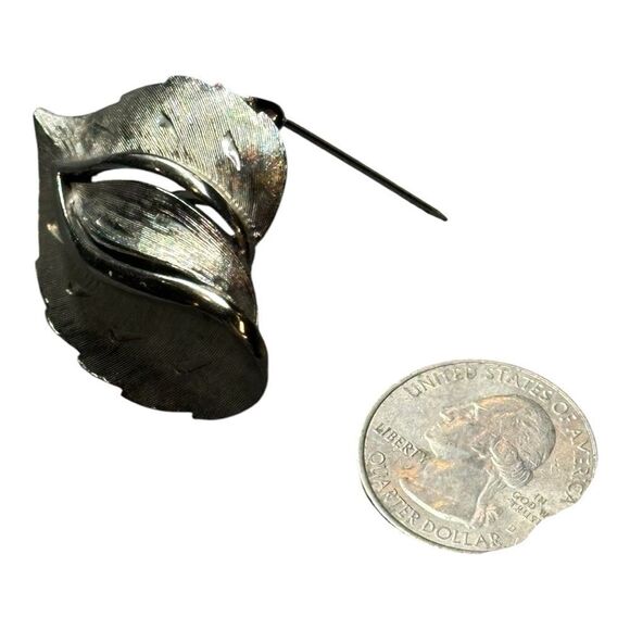 Vintage JJ Jonette stamped Brooch Pin Heart Silver Tone Leaf Textured Signed - Picture 4 of 7